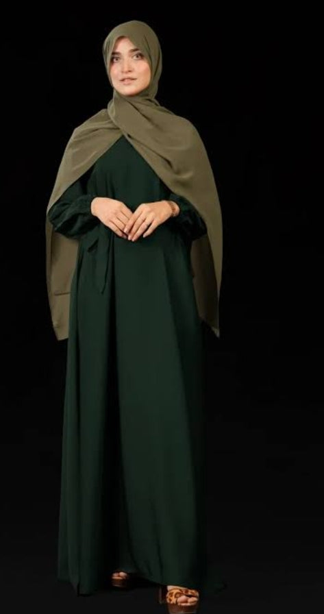 Zinc abaya in simple and elegant styling